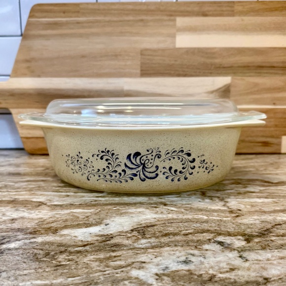 PYREX Homestead Lidded #045 2.5 QT. Casserole/Baking Dish Lid#945-C Vintage - Picture 3 of 16